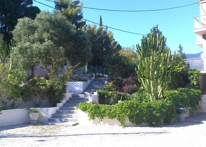 Pessada Bay And * Pesadha